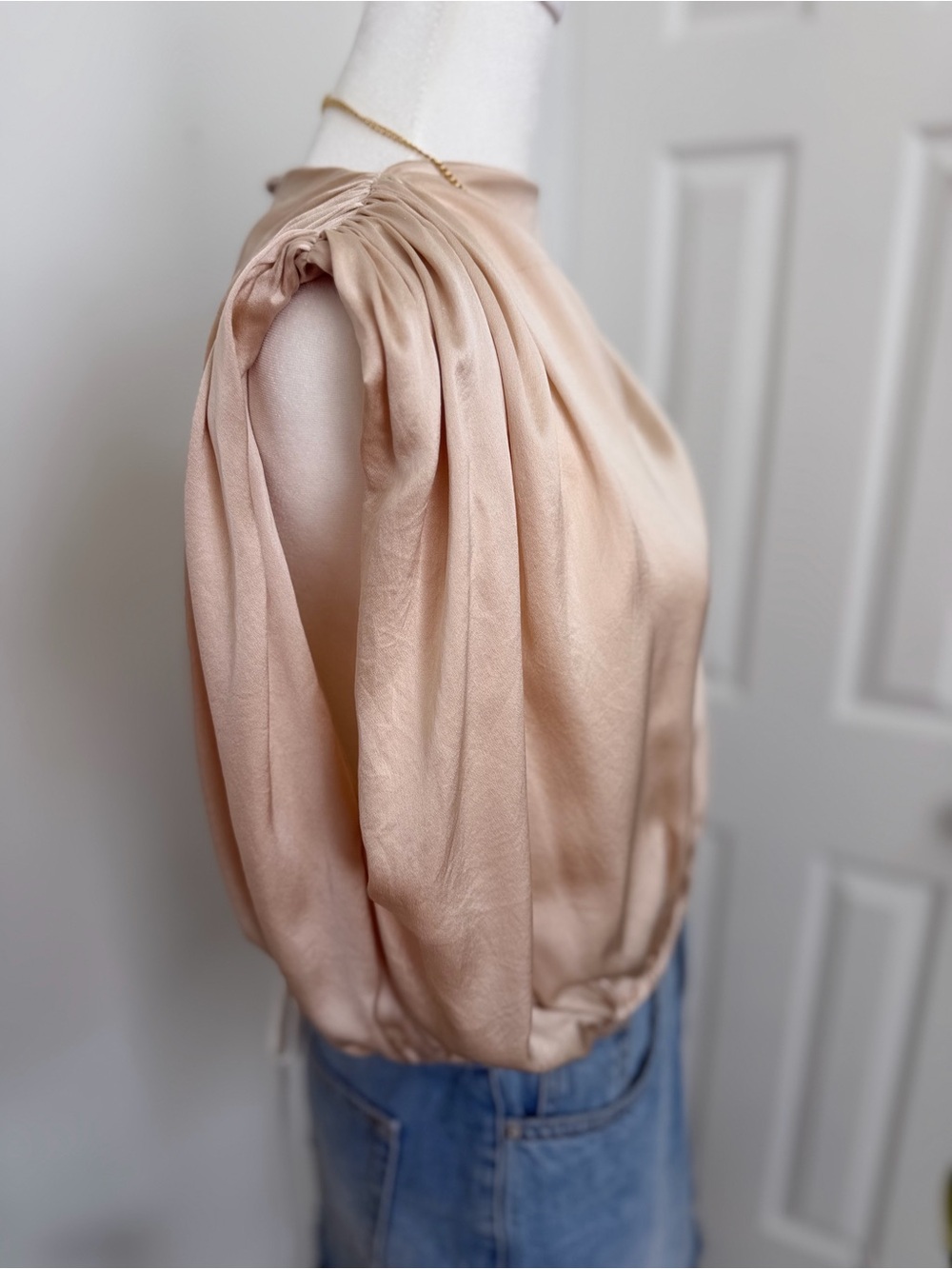 The Sei 100% Silk Champagne Cowl Neck Blouson Top Womens Size 4 - Picture 3 of 10